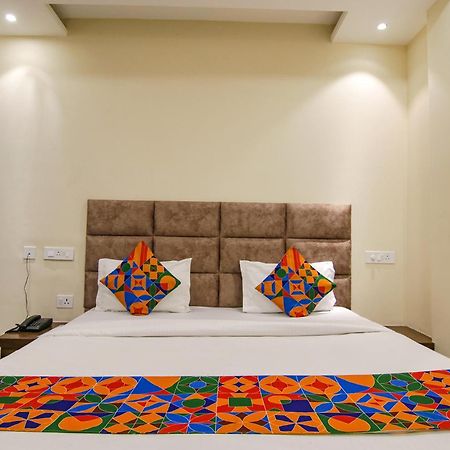 Fabhotel Prism Grand Zirakpur Екстериор снимка