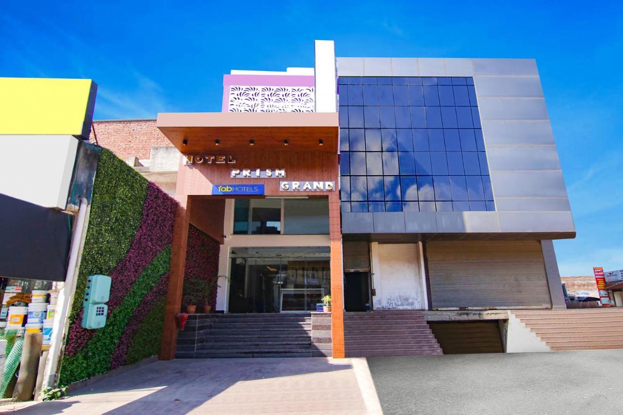 Fabhotel Prism Grand Zirakpur Екстериор снимка