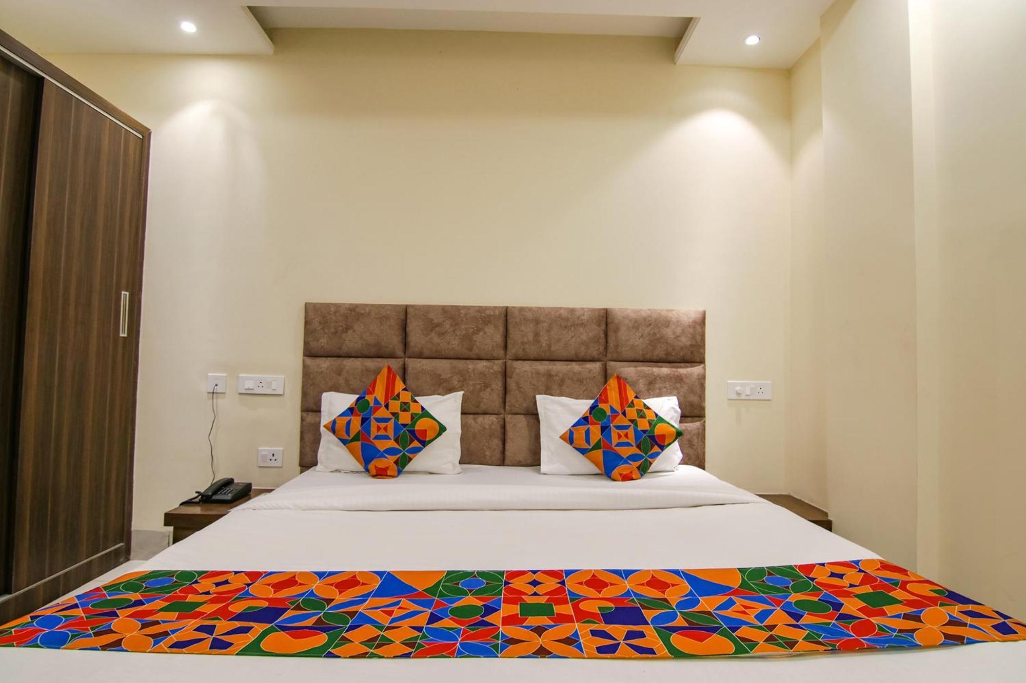 Fabhotel Prism Grand Zirakpur Екстериор снимка