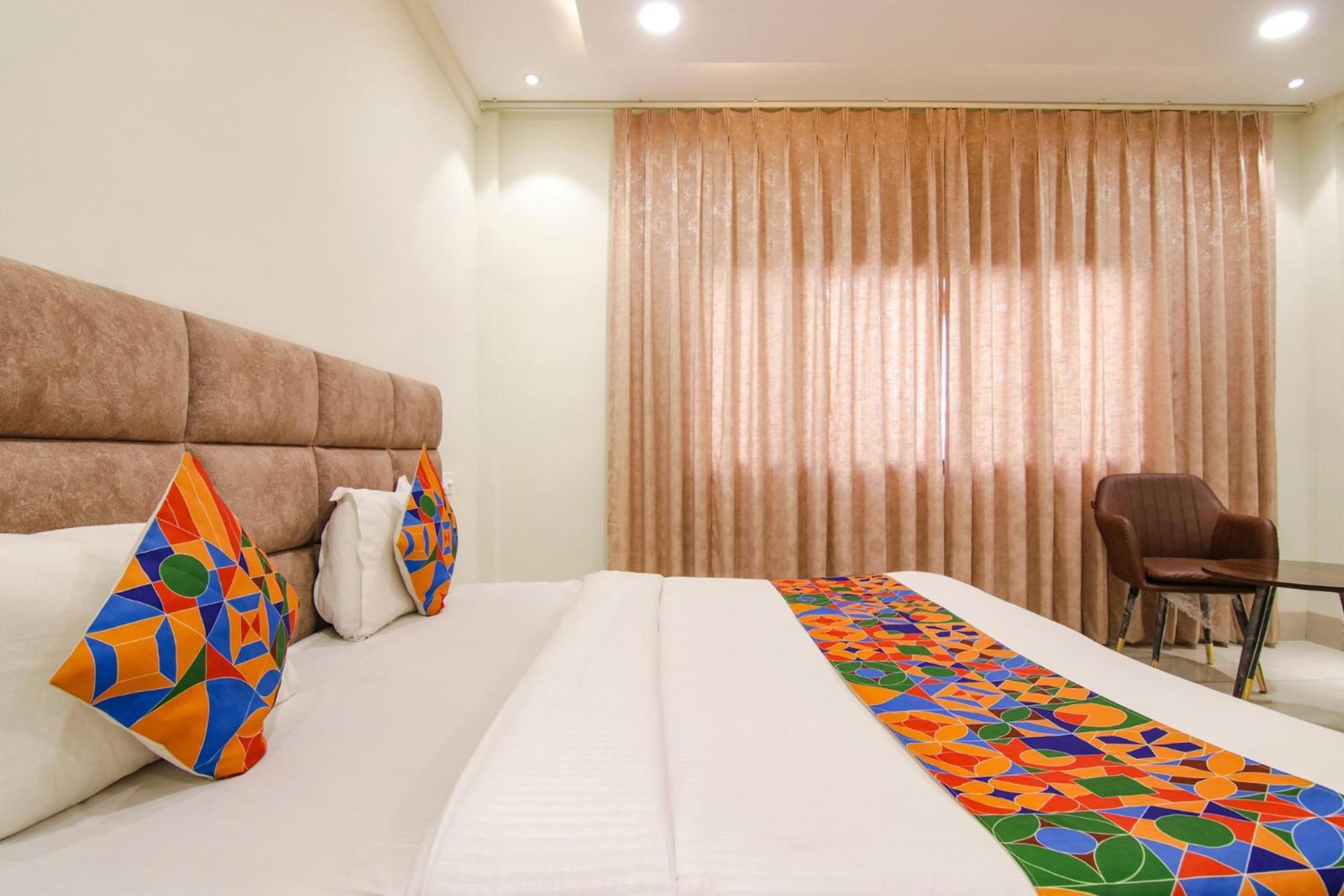 Fabhotel Prism Grand Zirakpur Екстериор снимка