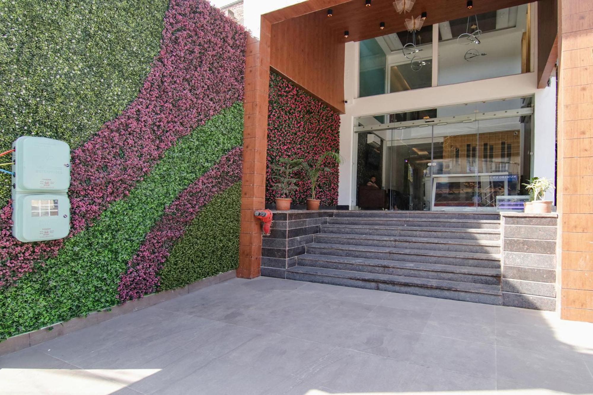 Fabhotel Prism Grand Zirakpur Екстериор снимка