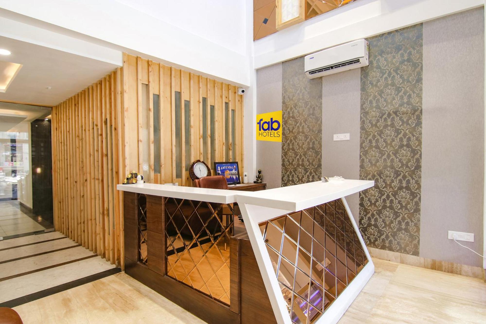 Fabhotel Prism Grand Zirakpur Екстериор снимка