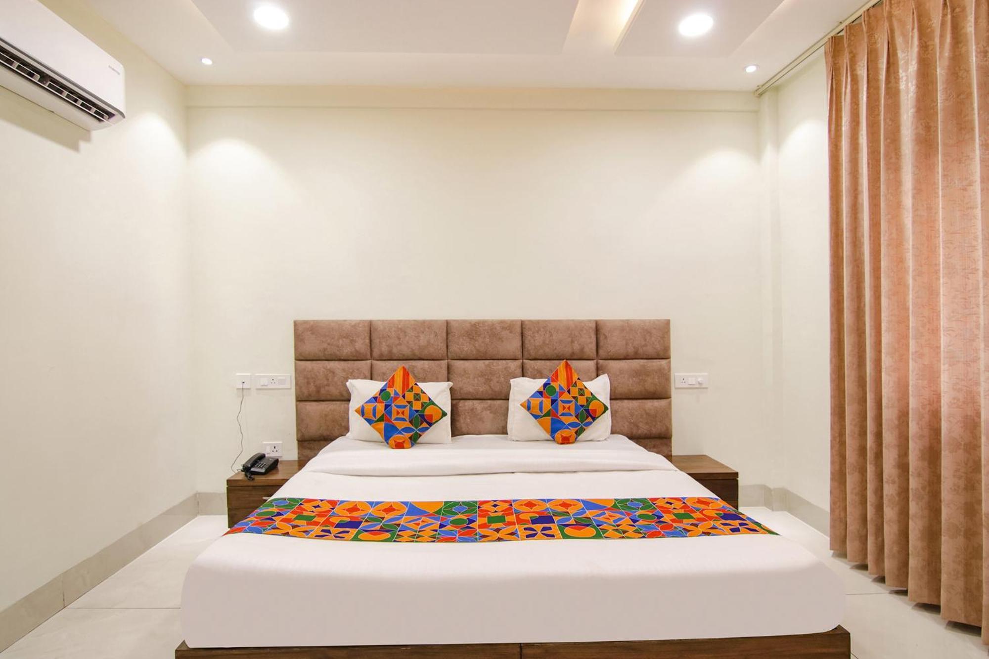 Fabhotel Prism Grand Zirakpur Екстериор снимка