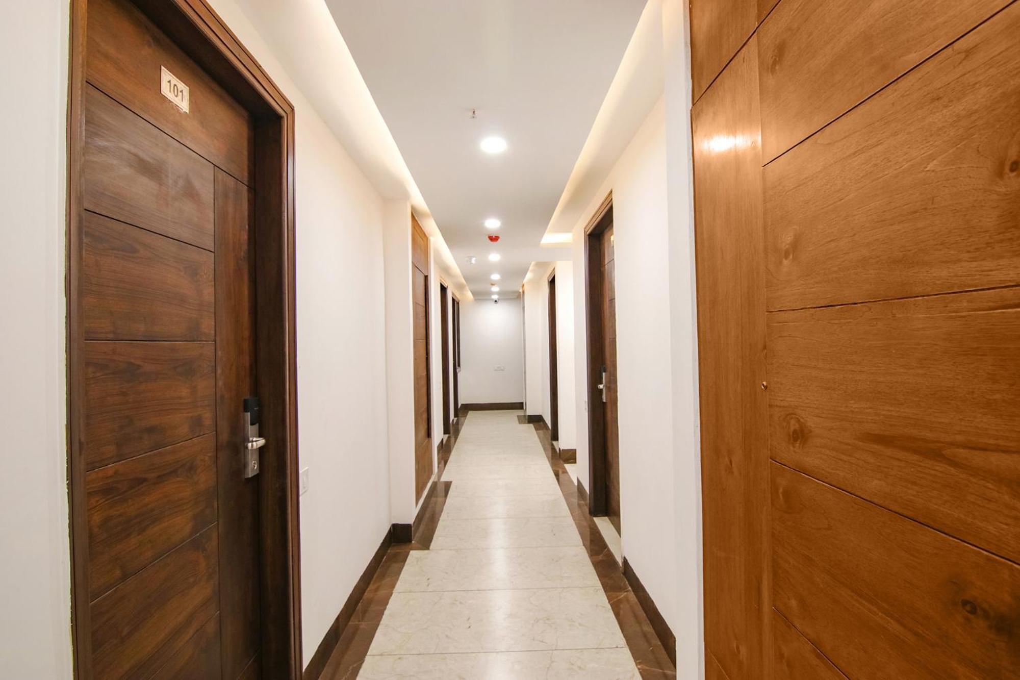 Fabhotel Prism Grand Zirakpur Екстериор снимка