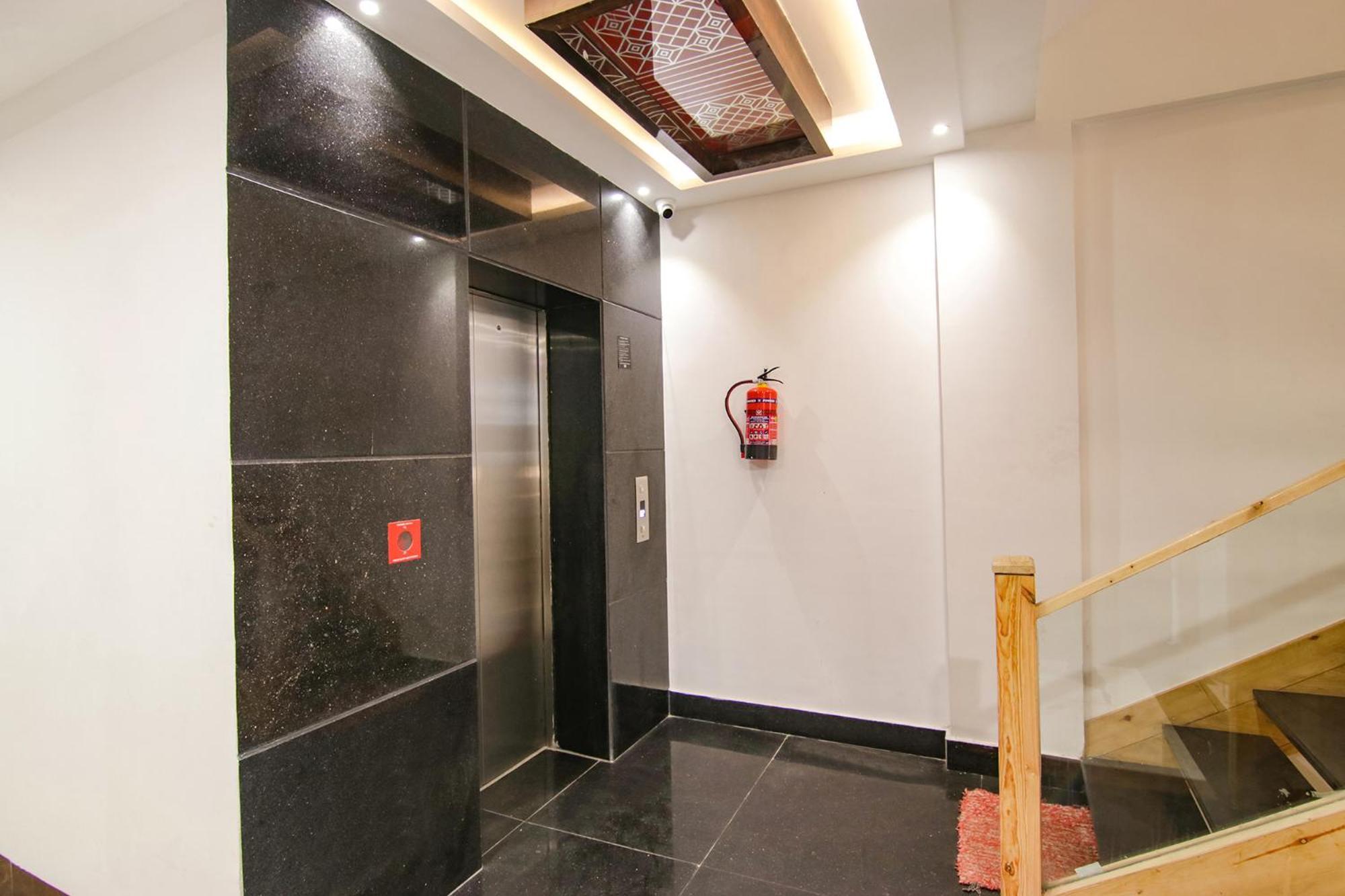 Fabhotel Prism Grand Zirakpur Екстериор снимка