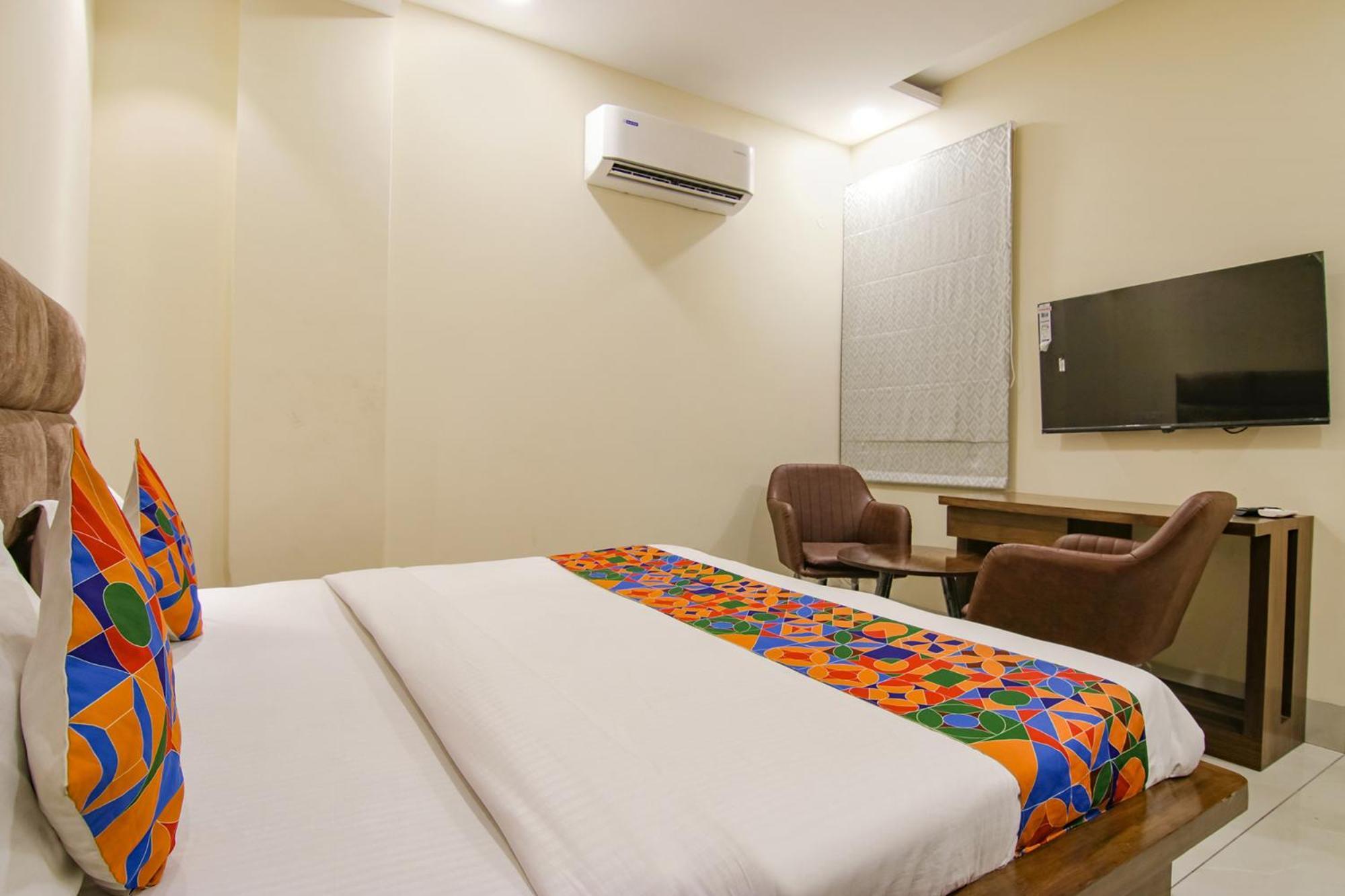 Fabhotel Prism Grand Zirakpur Екстериор снимка