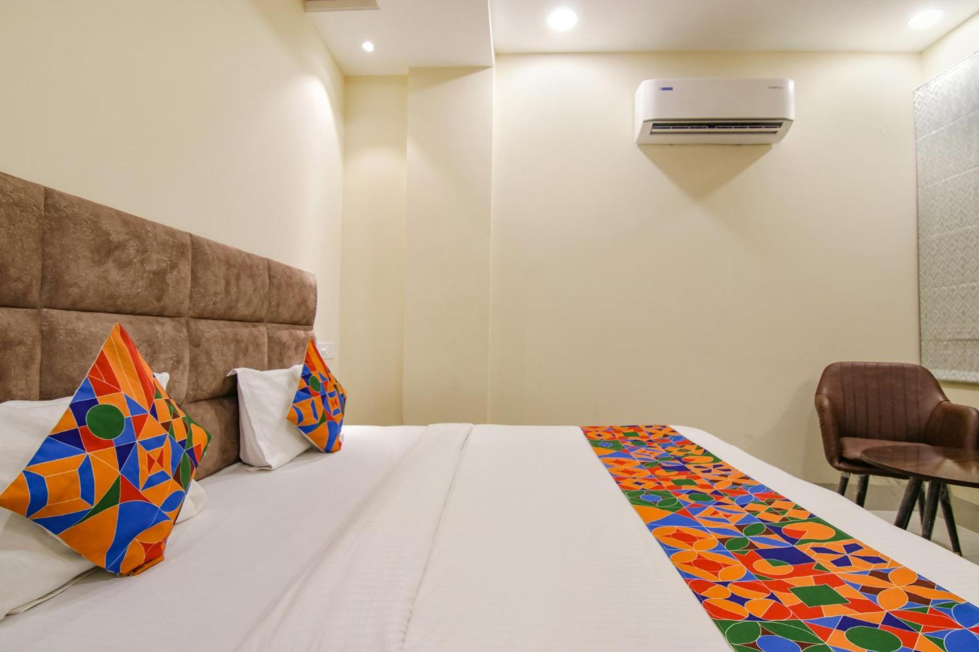 Fabhotel Prism Grand Zirakpur Екстериор снимка
