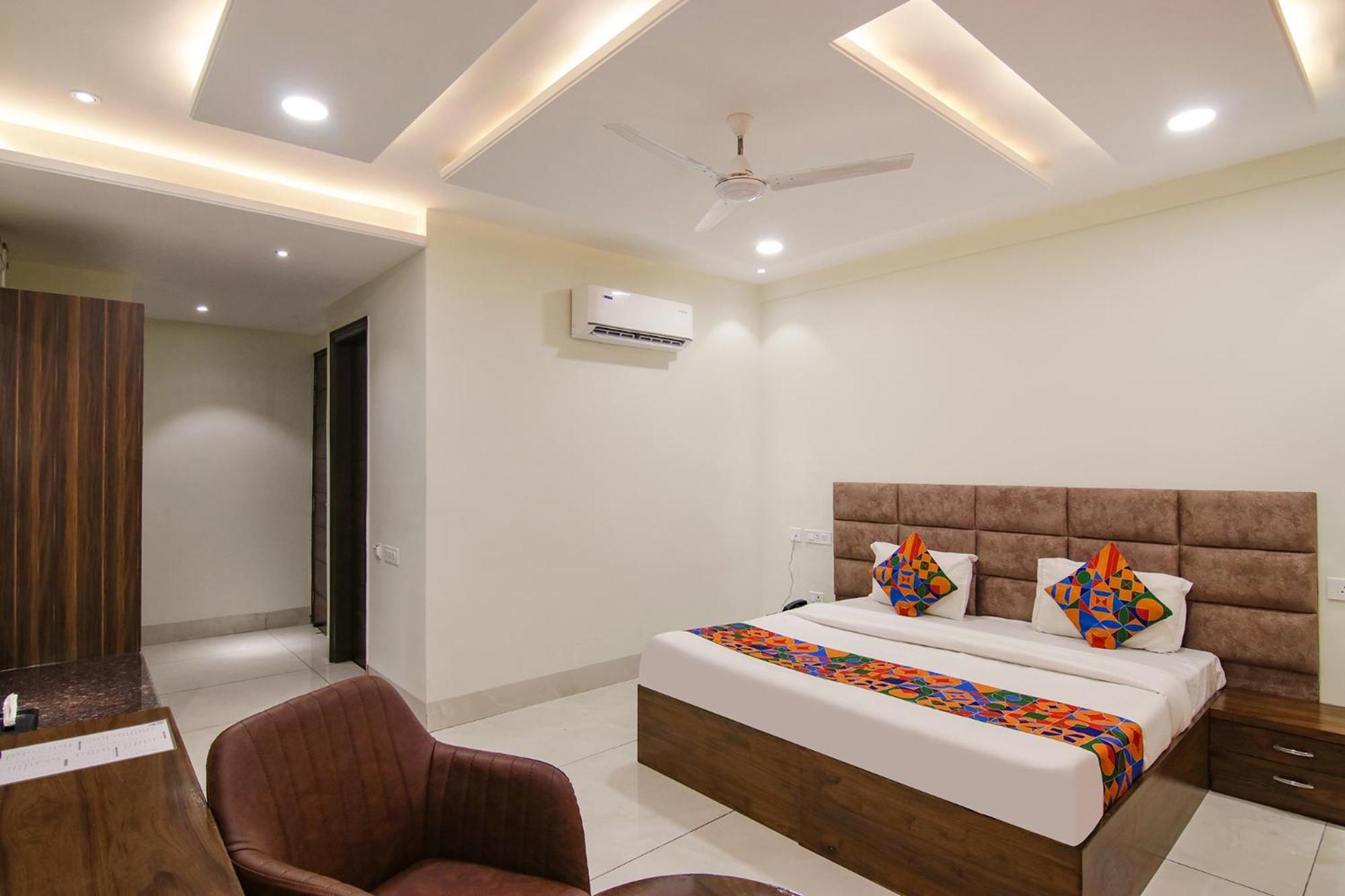 Fabhotel Prism Grand Zirakpur Екстериор снимка